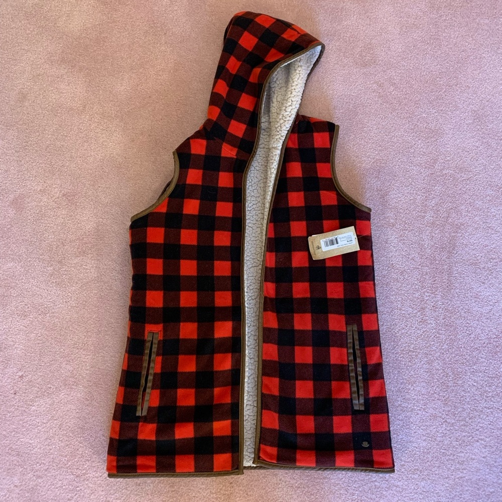 NWT Women’s Medium Legendary Whitetails Kettle Hills Vest